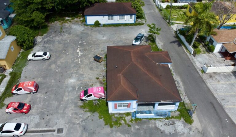 111, Avenida Mount Royal: Edificio comercial en Centreville, New Providence – foto 4 de 4