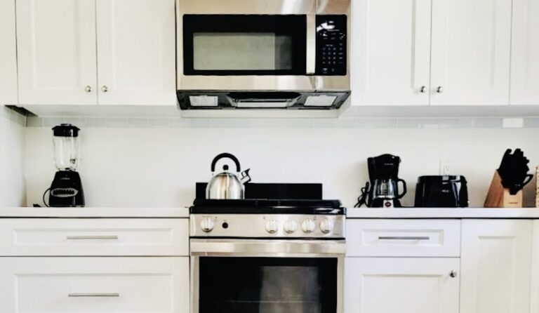 2 Ocean View Drive Bahamas - Rental Unit: Townhouse in Westridge, New Providence – photo 2 of 5