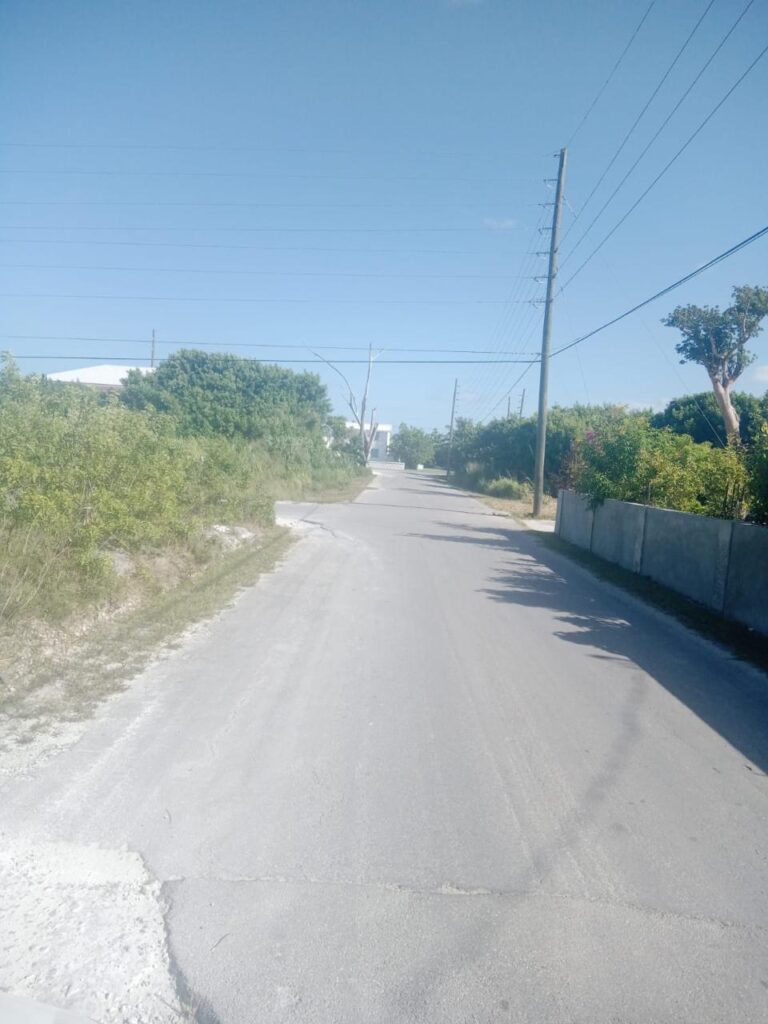 Stede Bonnet Road: Commercial Land / Lot in Marsh Harbour, Abaco – photo 2 of 7