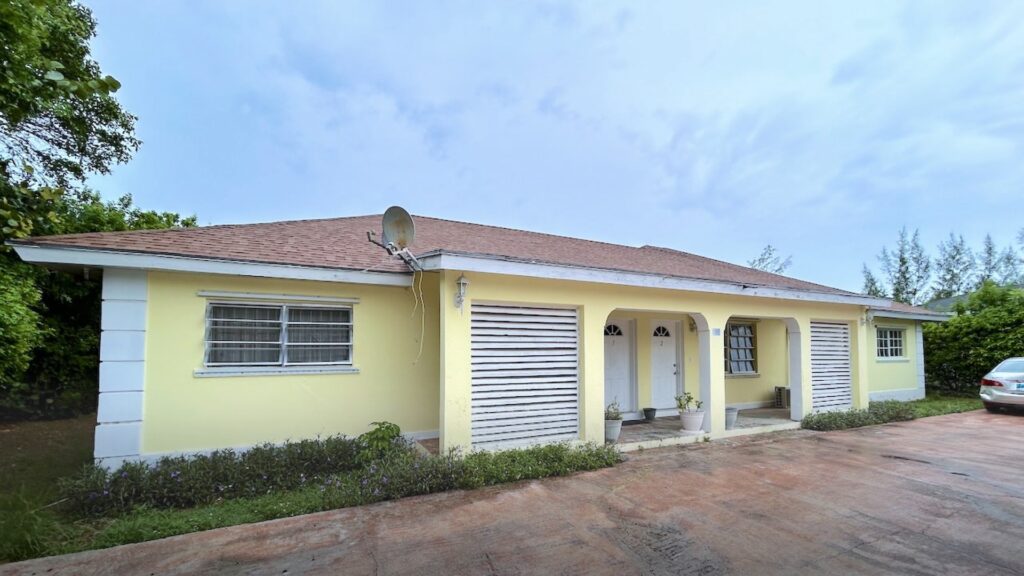 Leeward East Duplex: Duplex in Leeward East, New Providence – photo 1 of 7