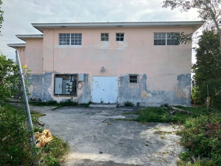 Lot #35 Robinson Road: Commercial Building in Robinson Road, New Providence – photo 2 of 4
