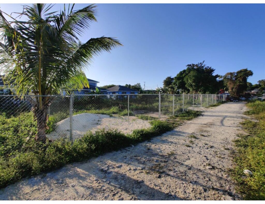 Cowpen Road Oeste: Propiedad de uso mixto en Cowpen, New Providence – foto 1 de 3