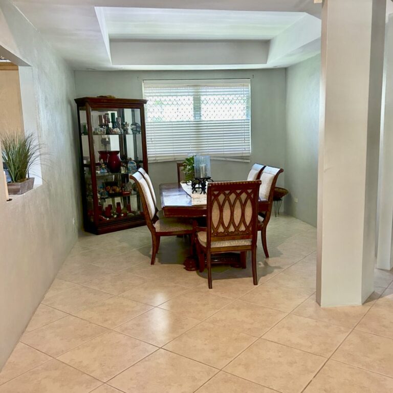 #7 Hillside Road, Nassau Bahamas: House in Winton, New Providence – photo 3 of 7